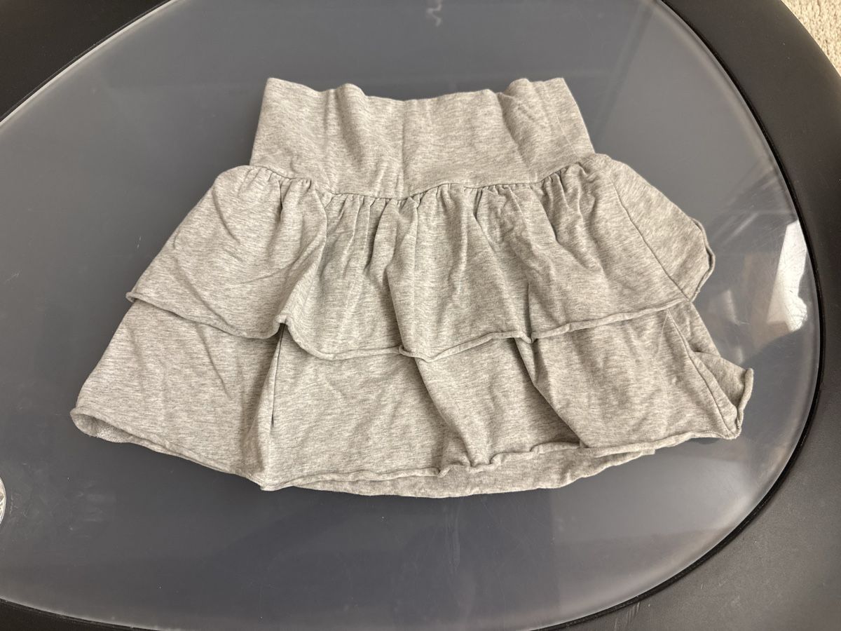 Robes et jupes: Jupe H&M 146/152 – D'occasion à Fribourg par Veronique22