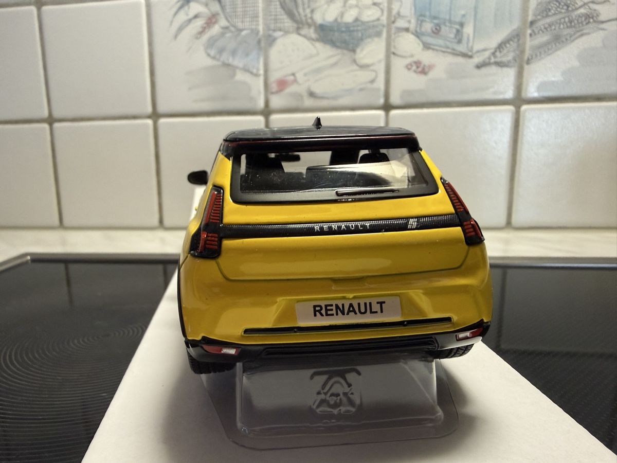Renault Modellini d'auto: Renault 5 E-Tech gelb 1/24 NEU/OVP – Nuovo e nell'imballaggio originale da Messen venduto da Versber 4