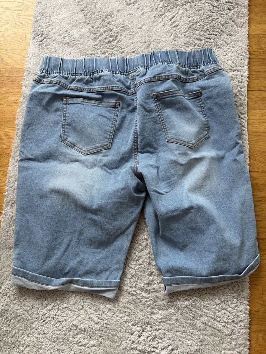 Jeans: Bonprix Jeans Shorts, hellblau, Gr. 50, Sommer-Look – Usato da Mosnang venduto da Dojajolele 2
