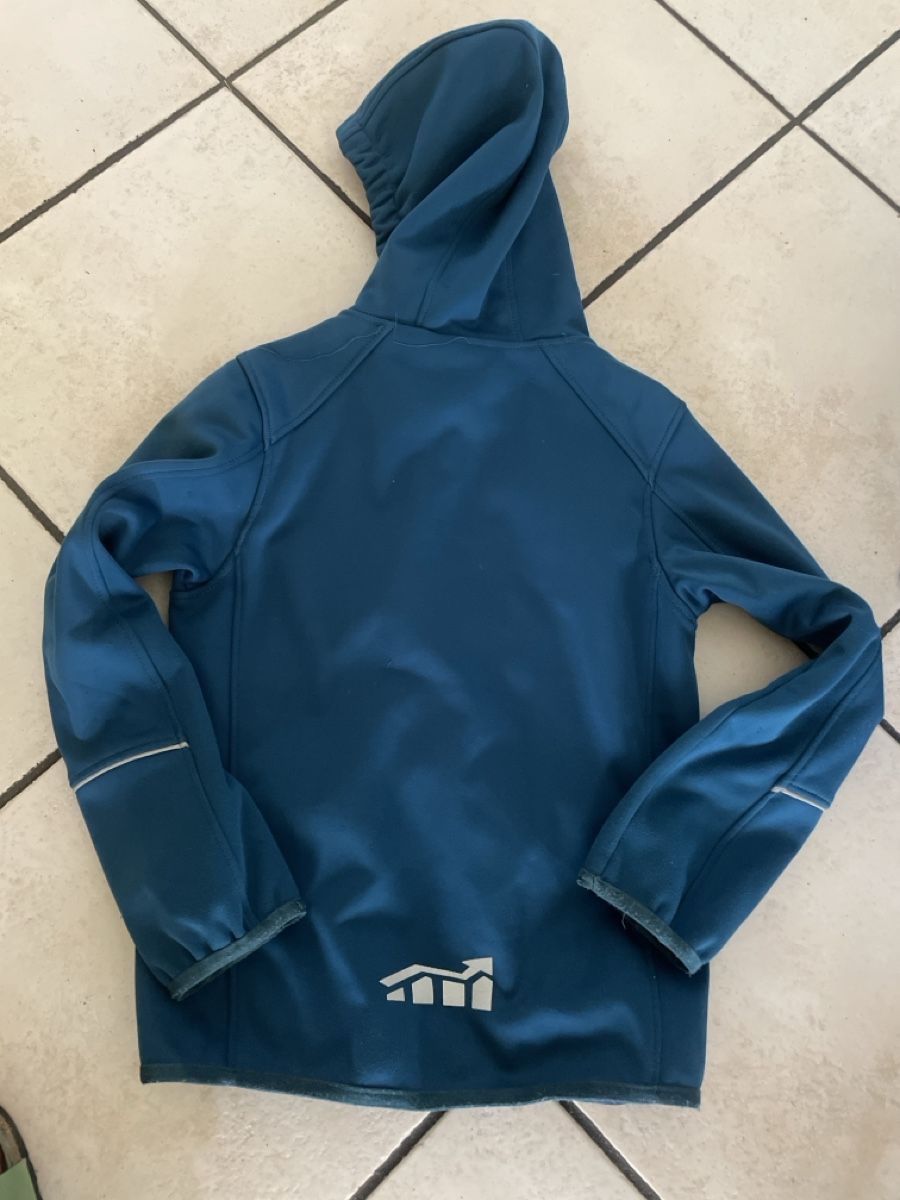 Giacche & Cappotti: Softshell Jacke Gr. 134/140. mit Steppung  – Usato da Obergerlafingen venduto da cabo4 1