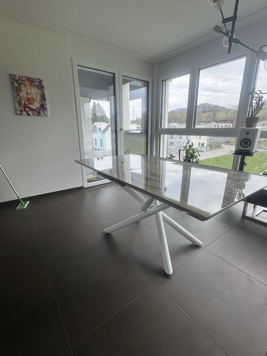 Tavoli: Moderner Esstisch mit Marmoroptik – Usato da Weiach venduto da cor_2sss 1