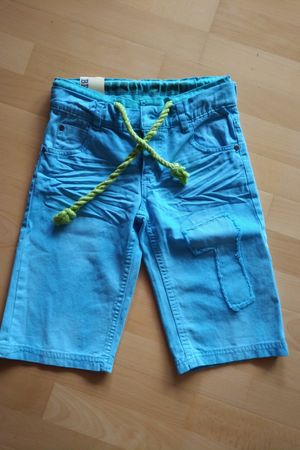 sommerliche kurze Hose in türkis für Jungen in Gr. 140 !NEU!