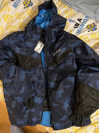 Veste neuve taille 134/140