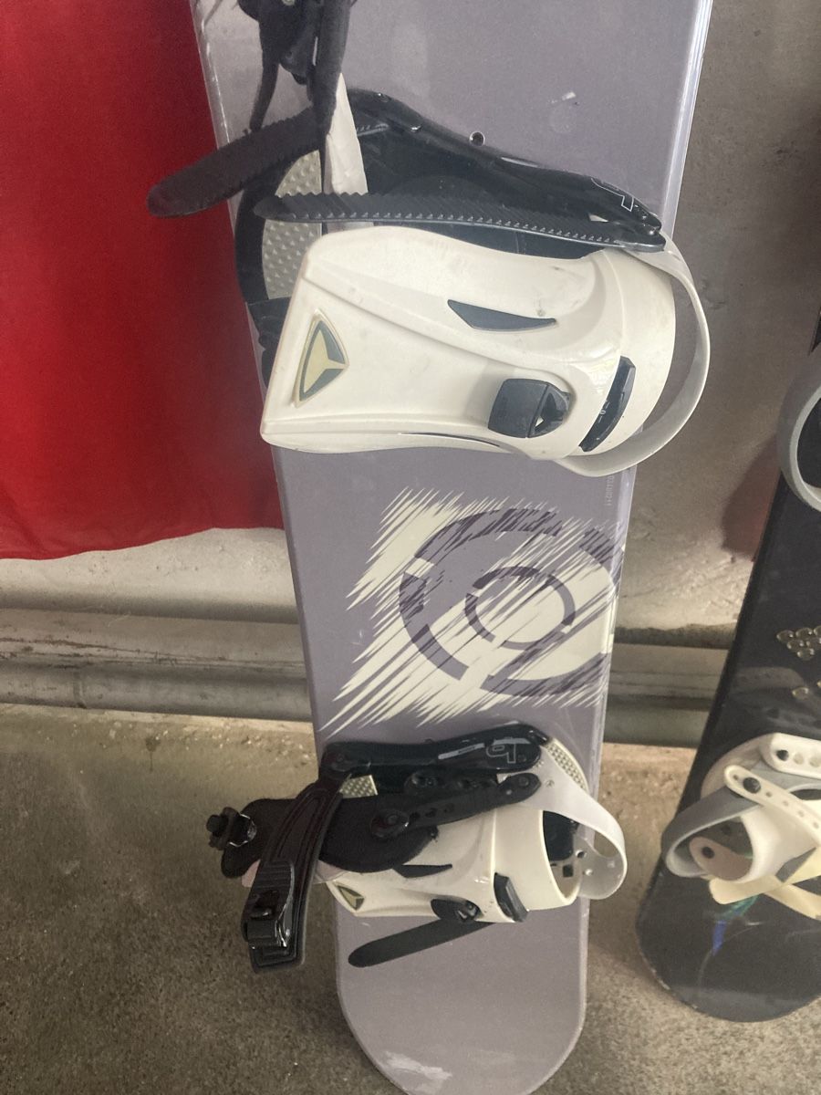 Board: x2 snowboards und boa boots 42.5 – Usato da St. Gallen venduto da Parrotb 3
