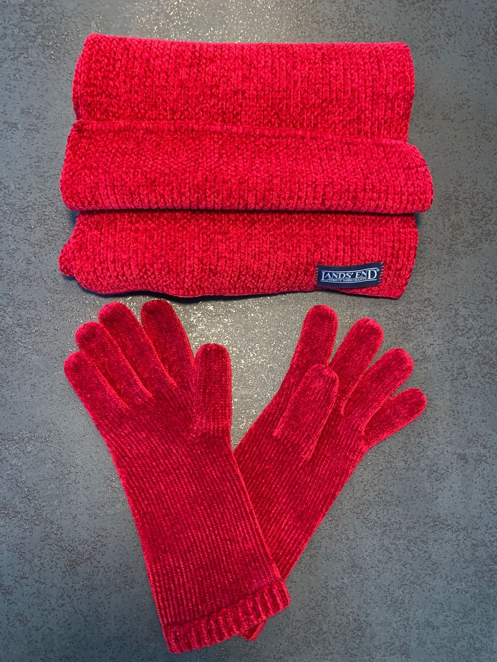 Handschuhe & Handstulpen: Schal & Handschuhe Set *TOP* – Gebraucht aus Tann von Jule_1000