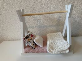 Puppenhausmöbel - Holzbett für das Puppenhaus