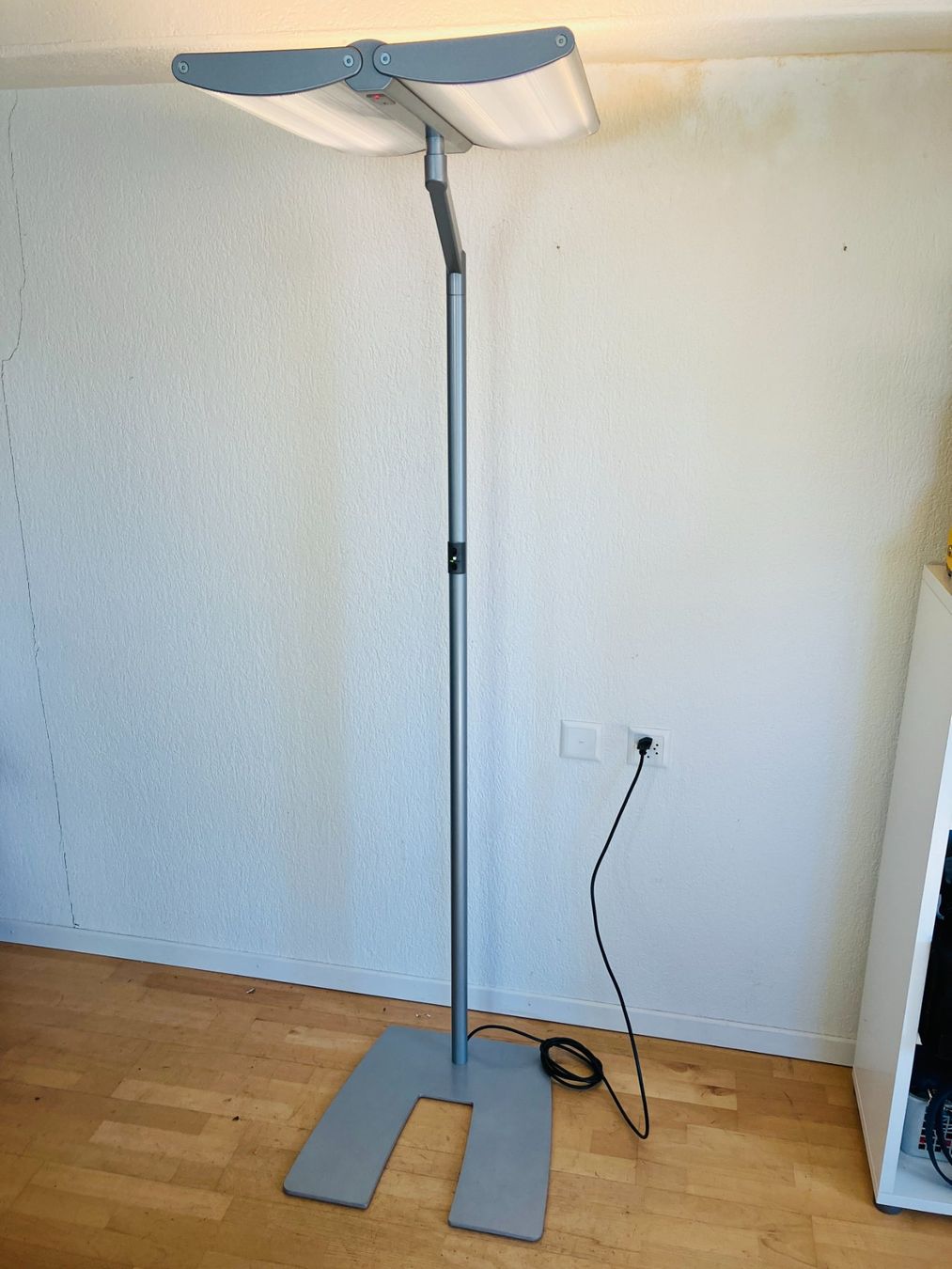 Lampade: Waldmann Design Stehleuchte EOS DVS 455P Stehlampe – Usato da Fislisbach venduto da Promo
