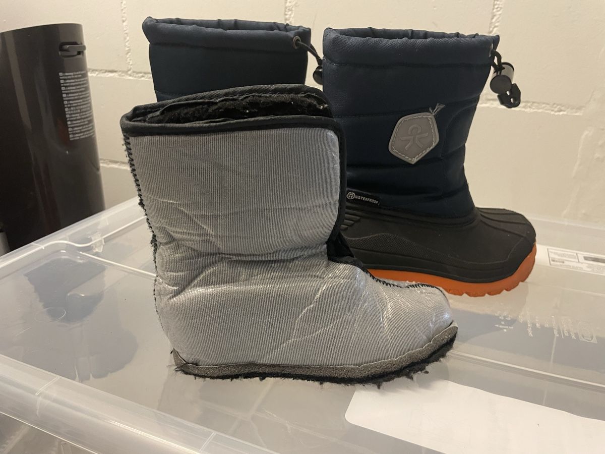 Scarpe per ragazzi: Kinder- Winterstiefel mit Inlay, Grösse 26 – Usato da Weiningen ZH venduto da wunderkaro 2