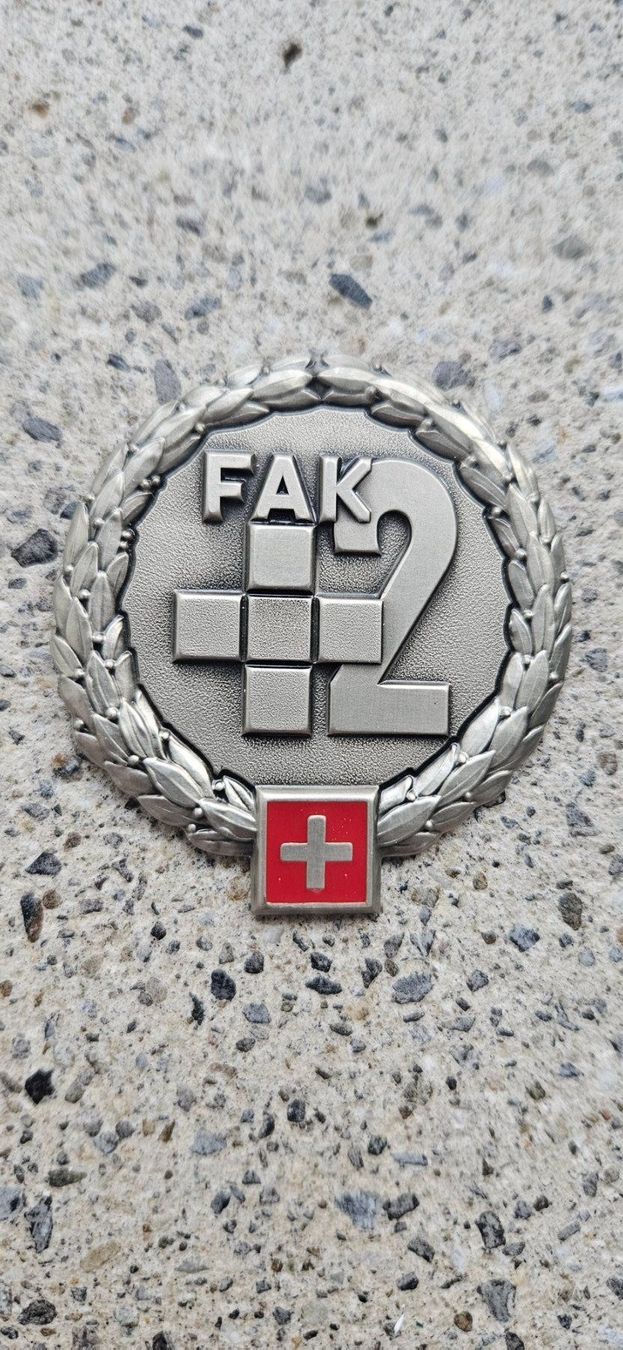 Schweizer Armee Placchette & Badge: *** Beretemblem Silber Schweizer Armee *** – Nuovo e nell'imballaggio originale da Riedholz venduto da fr_sIruP