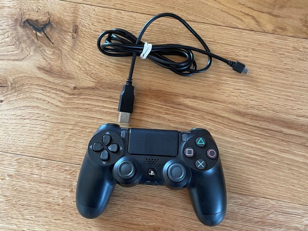 Sony Playstation 4 Controller mit Ladekabel Kaufen auf Ricardo