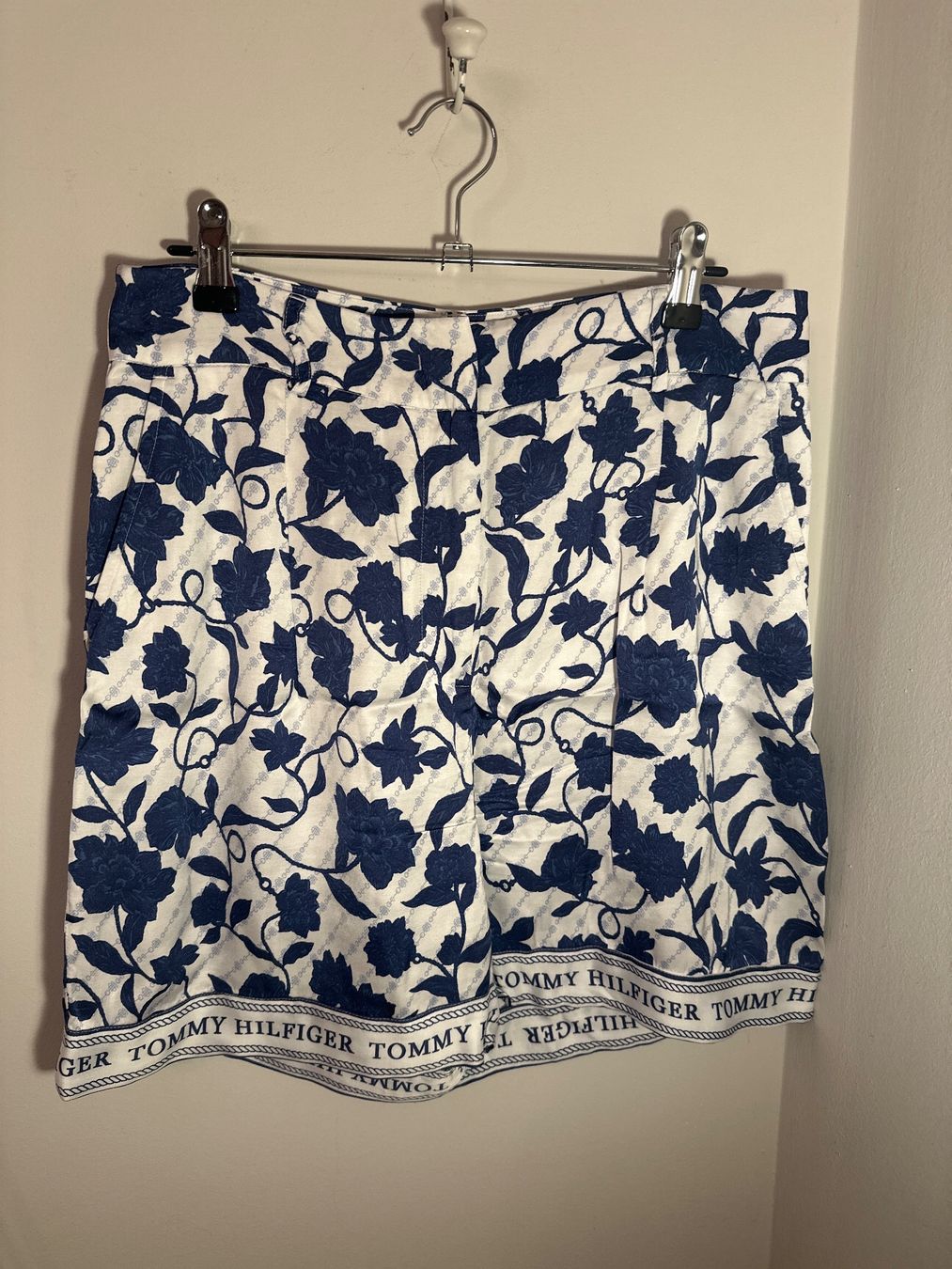Tommy Hilfiger Pantaloni: Tommy Hilfiger Shorts, Gr. 38 – Usato da Bern venduto da Ibizaflow