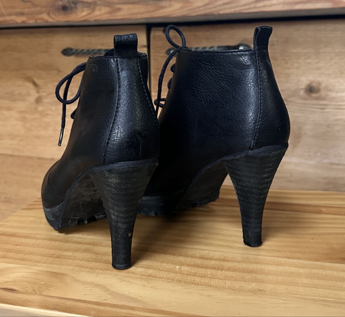 Esprit Scarpe da donna: Esprit Stiefeletten schwarz  39 – Usato da Wolfhalden venduto da Bilgi90 2