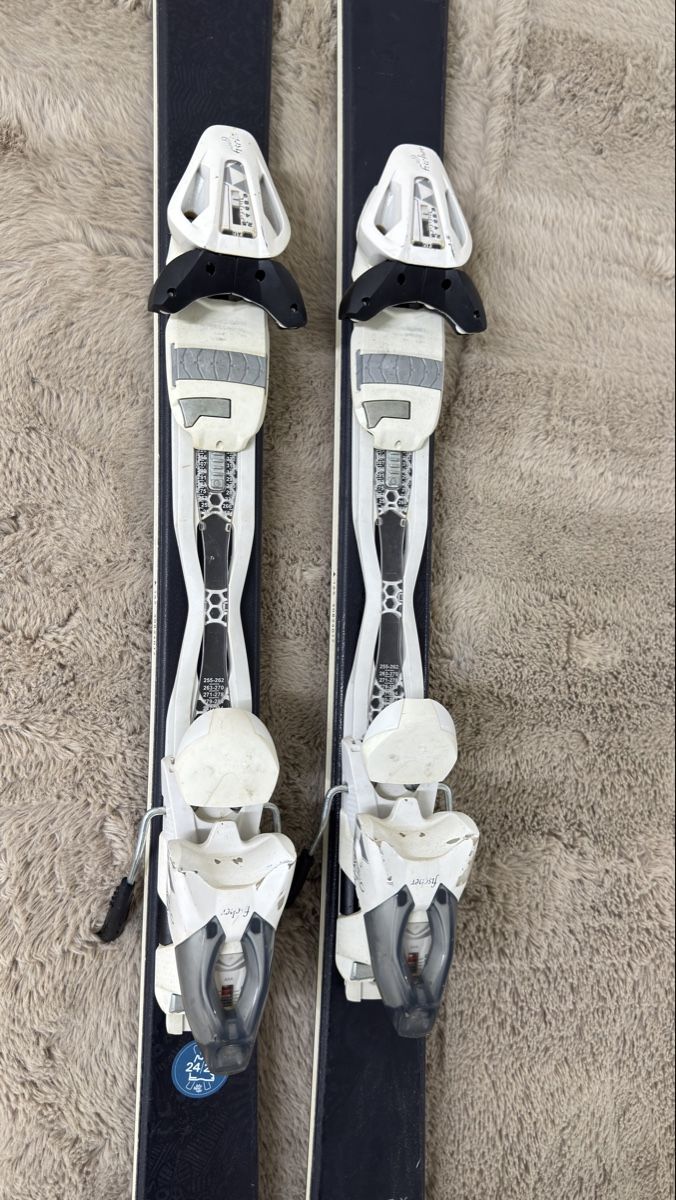 Fischer Sci: Fischer Trinity Ski mit Bindung schwarz 165 cm gebraucht – Usato da Dietlikon venduto da kickboxer_999 2