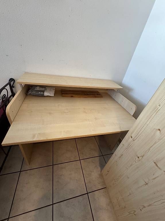 Bureaux: Schreibtisch – D'occasion à Bubendorf par sar_9dgq