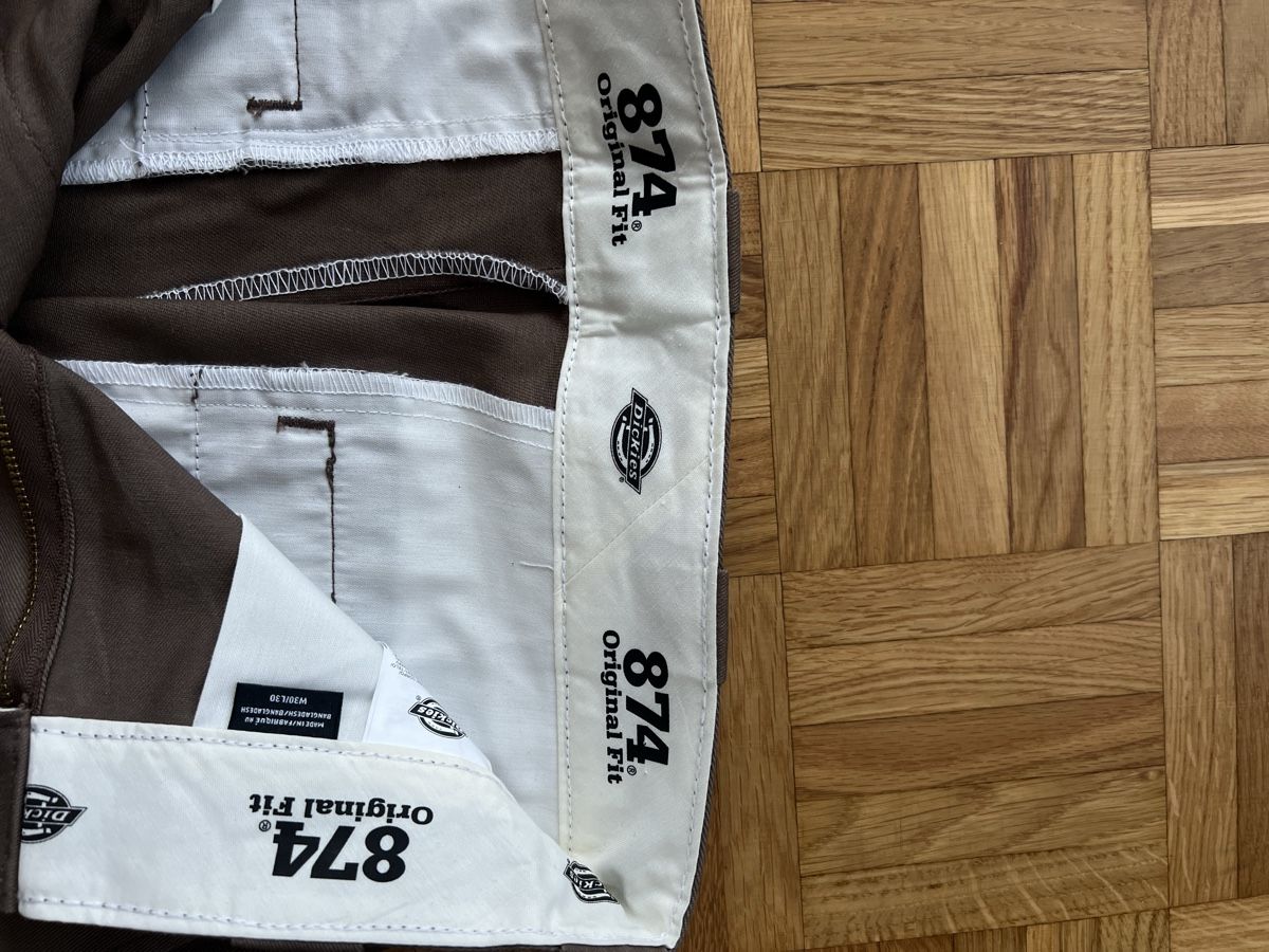 Dickies Pantaloni: Dickies 874 Work Pants - Brown - Classic Style - W33 L32 – Nuovo (secondo la descrizione) da Balerna venduto da gua_65n2