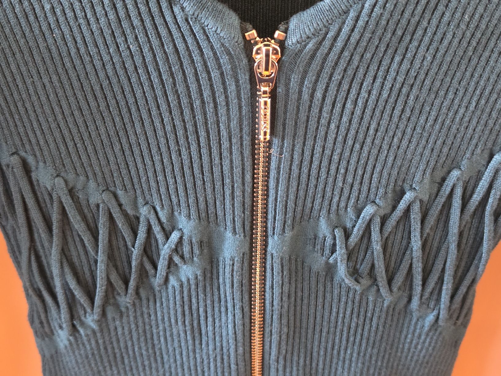 Guess Vestiti: GUESS Strickkleid mit Reissverschluss – Usato da Emmen venduto da GrabandGo 1