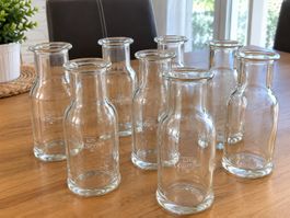 8 kleine Glasfläschchen/Trinkgläser - je 0,25l