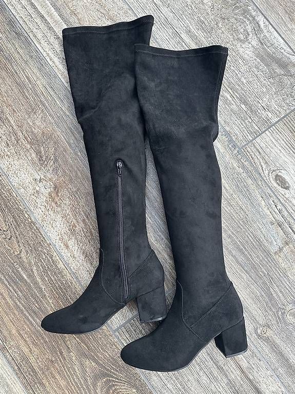 Damenschuhe: Neue Overknee Stiefel Grösse 39 – Neu (gemäss Beschreibung) aus Gündisau von lar_7f9x