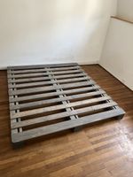 Bettgestell Holz im Stil von Palette grau 180x200cm