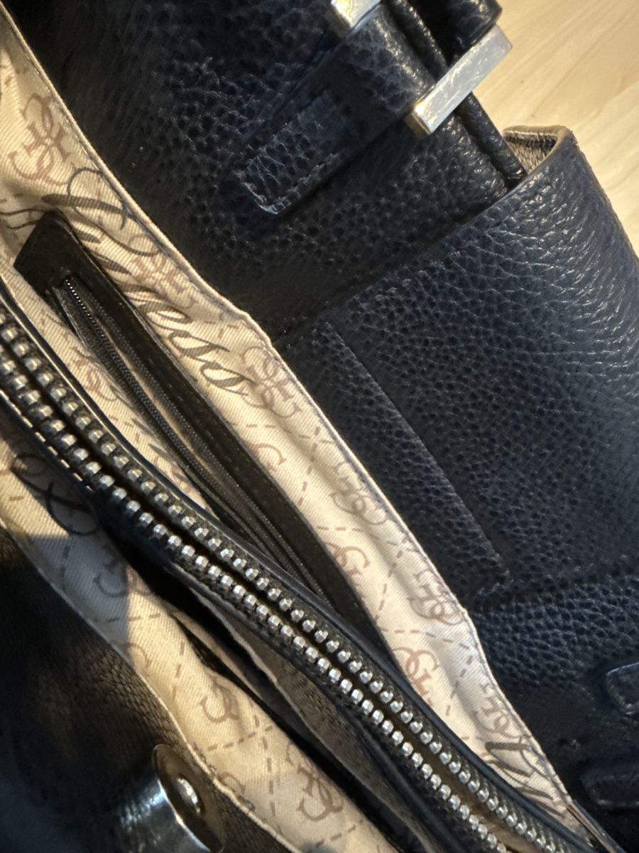 Borse da donna: Handtasche Guess schwarz – Usato da Zell ZH venduto da Guffos 2