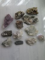 12 Mineralien, Bergkristalle, Epidot, Fluorit und mehr