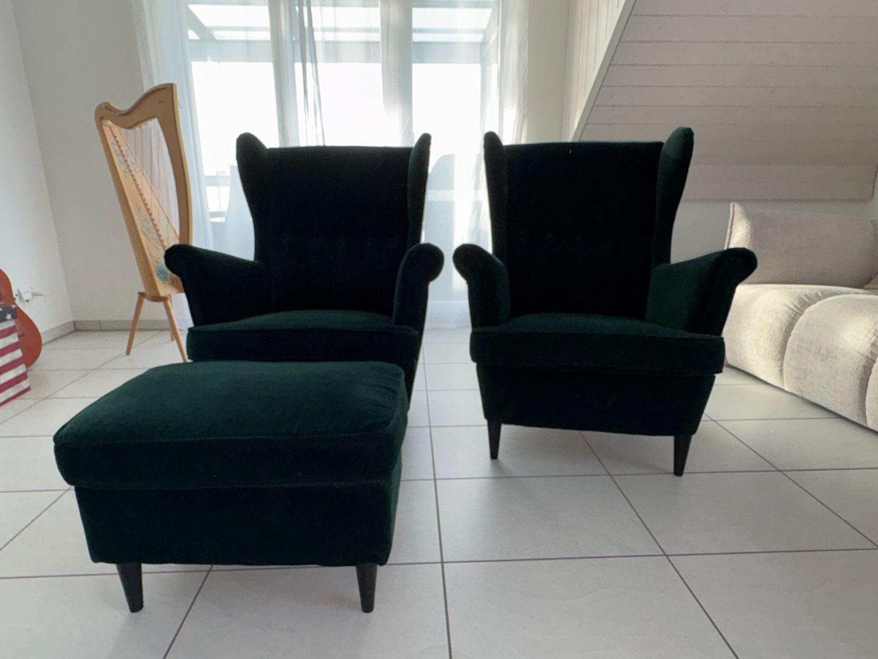 Ikea Poltrone: 2 Ohrensessel mit 1 Hocker, Ikea Strandmon – Usato da Güttingen venduto da RAMBS