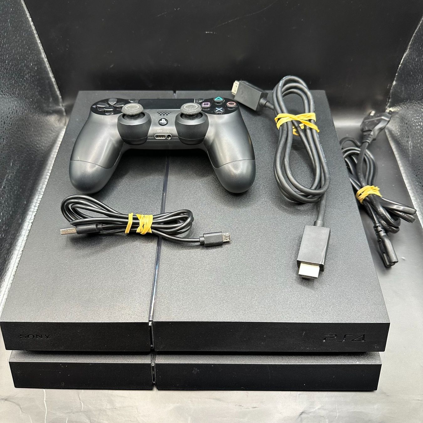Sony Console: Playstation 4 Cuh-1216B Software: 12.02 – Usato da Düdingen venduto da Nerdworld