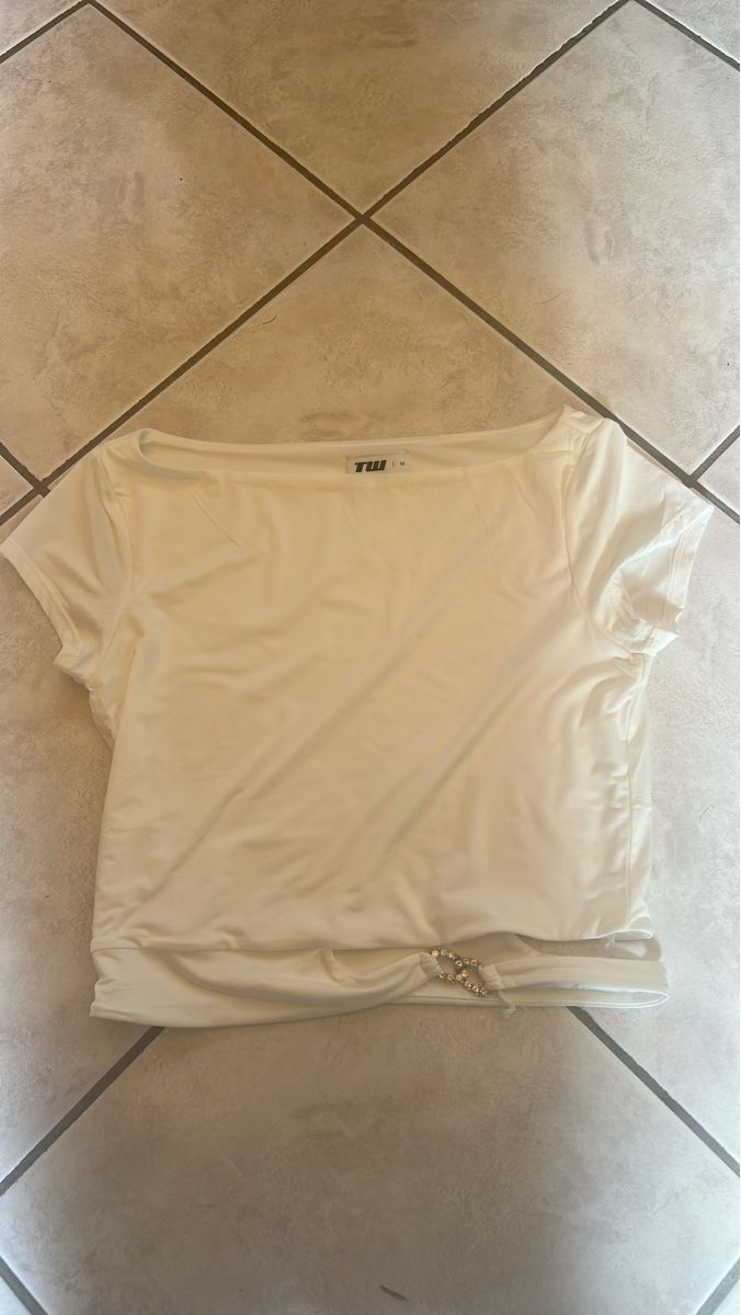 Tally Weijl T-shirt: Tunique blanc ornée de strass taille M – Nuovo (secondo la descrizione) da Les Bayards venduto da nat_9pyg