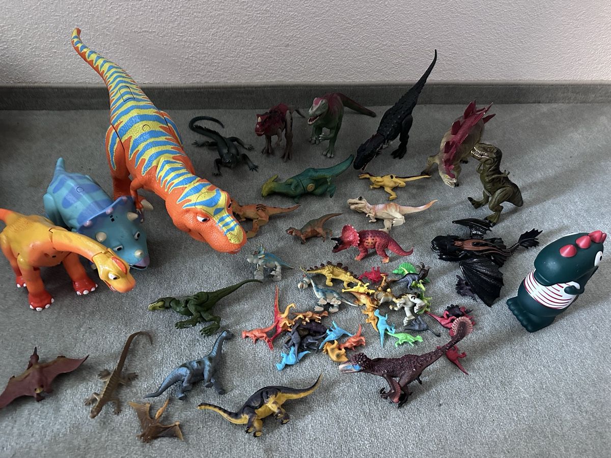 Spielzeuge: Riesig Dinosaurier Sammlung – Gebraucht aus Hausen am Albis von ysgem