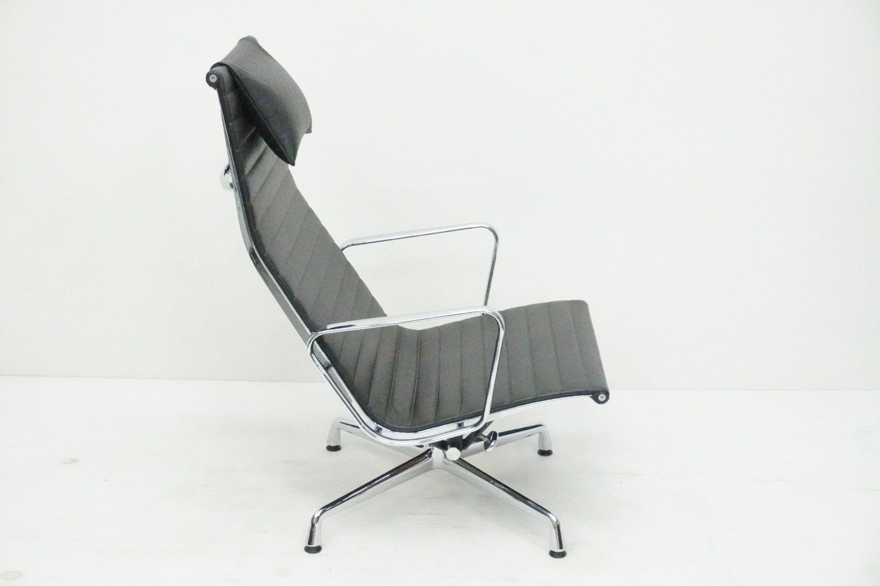 Vitra Poltrone: Vitra Eames Aluminium Chair Lounge EA124 – Usato da Bad Zurzach venduto da QLASSIQ 3