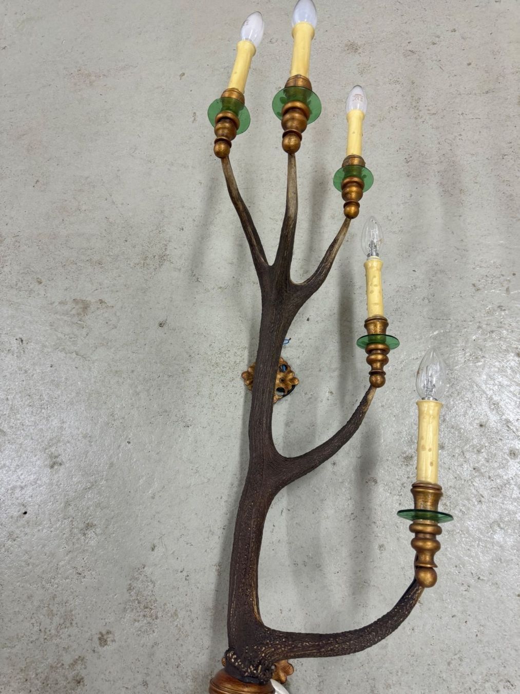 Tutte le decorazioni: Deluxe Red Deer Antler Candlestick – Usato da Gsteig b. Gstaad venduto da Auctionly 4