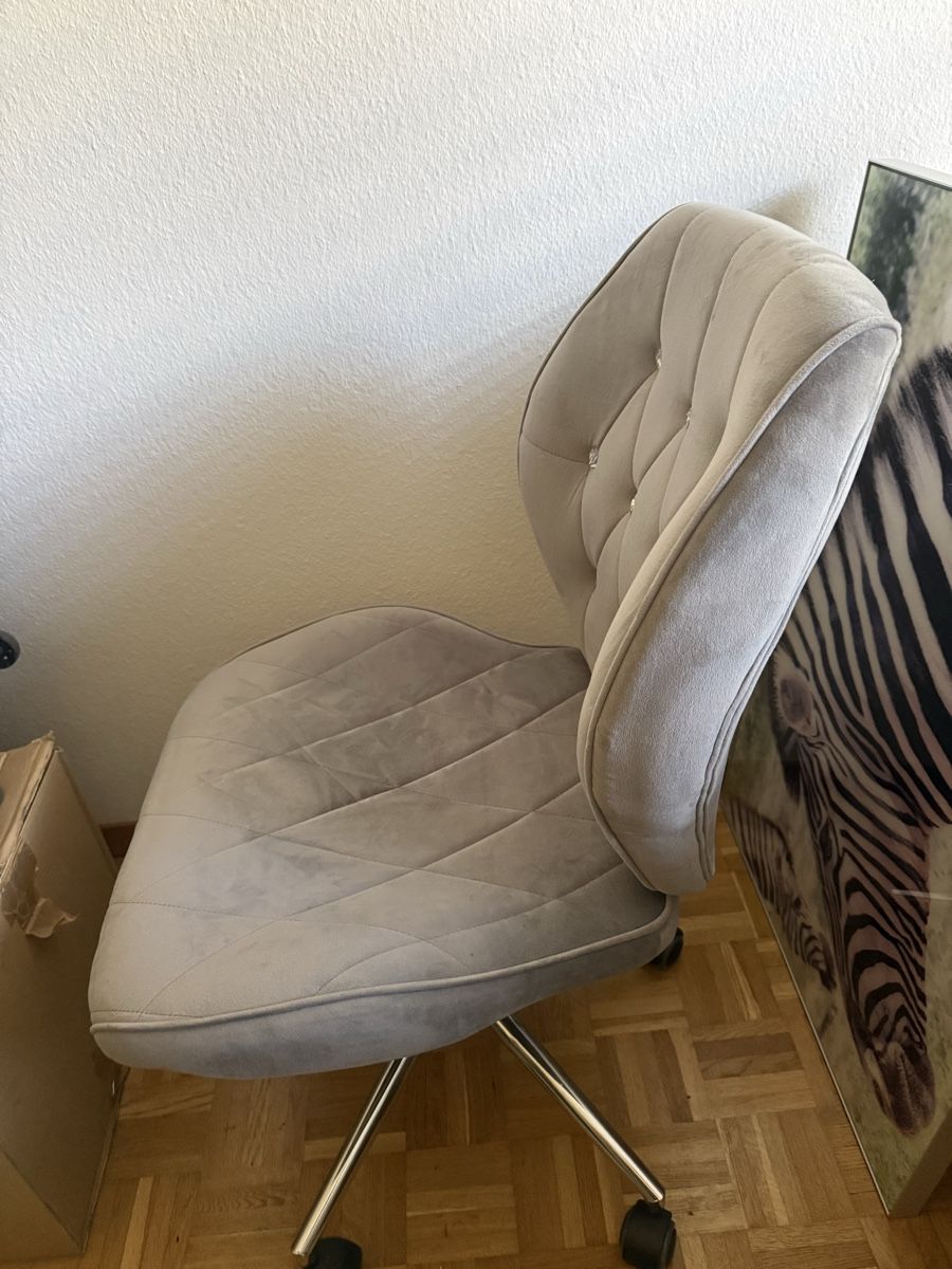 Chaises: Bürostuhl grau mit Strasssteinen – Neuf (Voir description) à Weinfelden par and_grs5 1