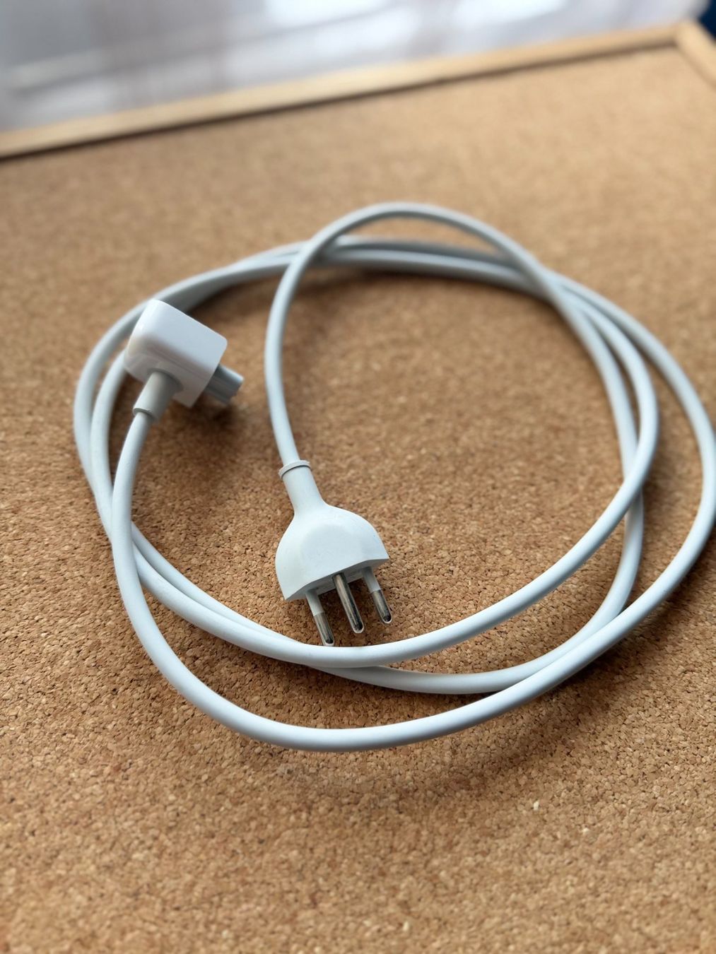 Apple Cavi: Apple Netzkabel / Stromkabel – Usato da Binningen venduto da samorga21