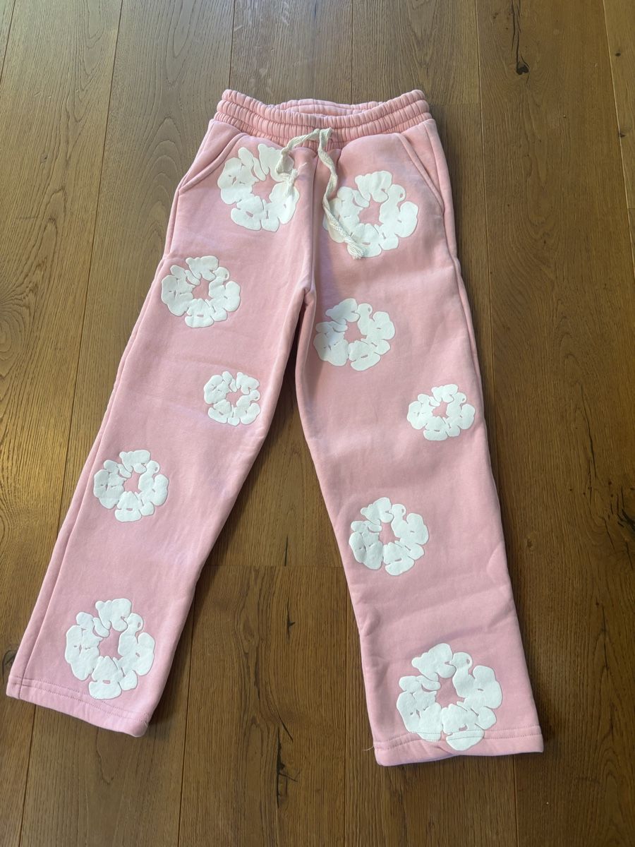 Hosen: Pinke Hose mit Blumen – Gebraucht aus Sissach von Urslu
