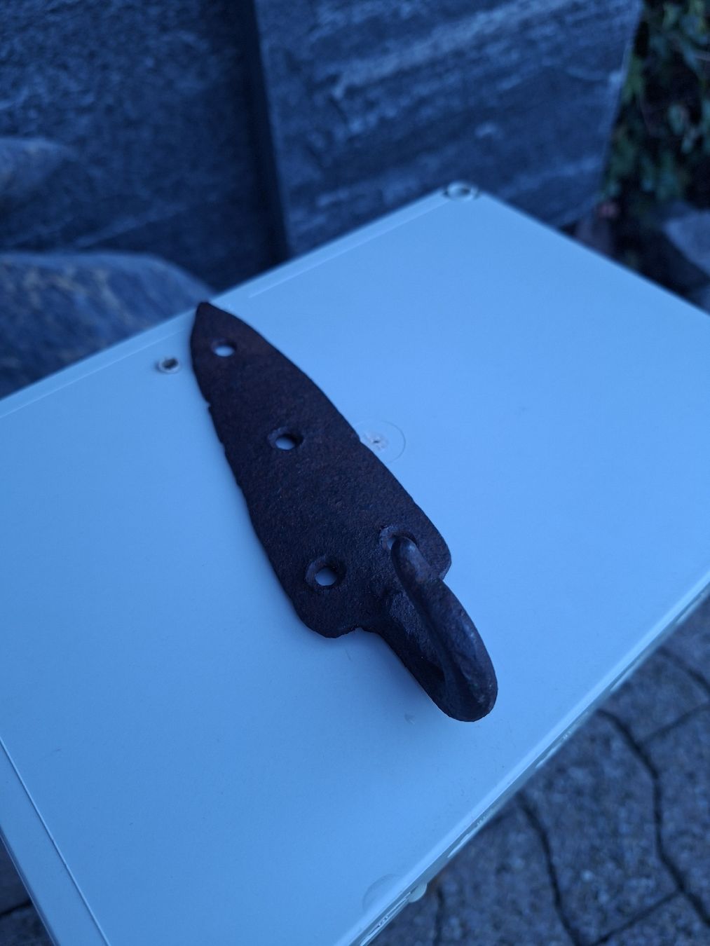 Ferramenta: Antiker Garderoben Hacken handgeschmiedet – Usato da Ganterschwil venduto da HeidiuPeter 2