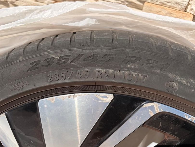 Volkswagen Cerchioni: Roue VW ID.4/ID.5 235/45 R21 Pirelli – Usato da Bogis Bossey venduto da cos_6nz8 2