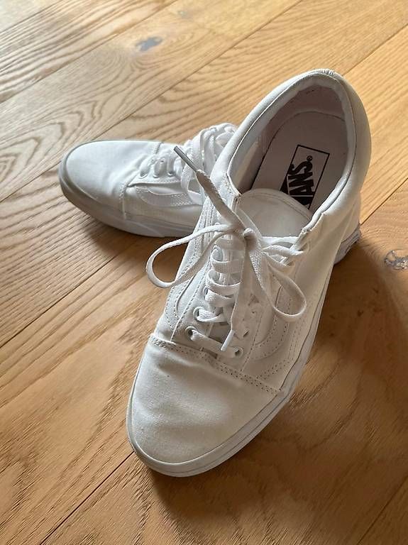 Scarpe da uomo: Vans Old skool Schuhe – Usato da Ostermundigen venduto da Idunn