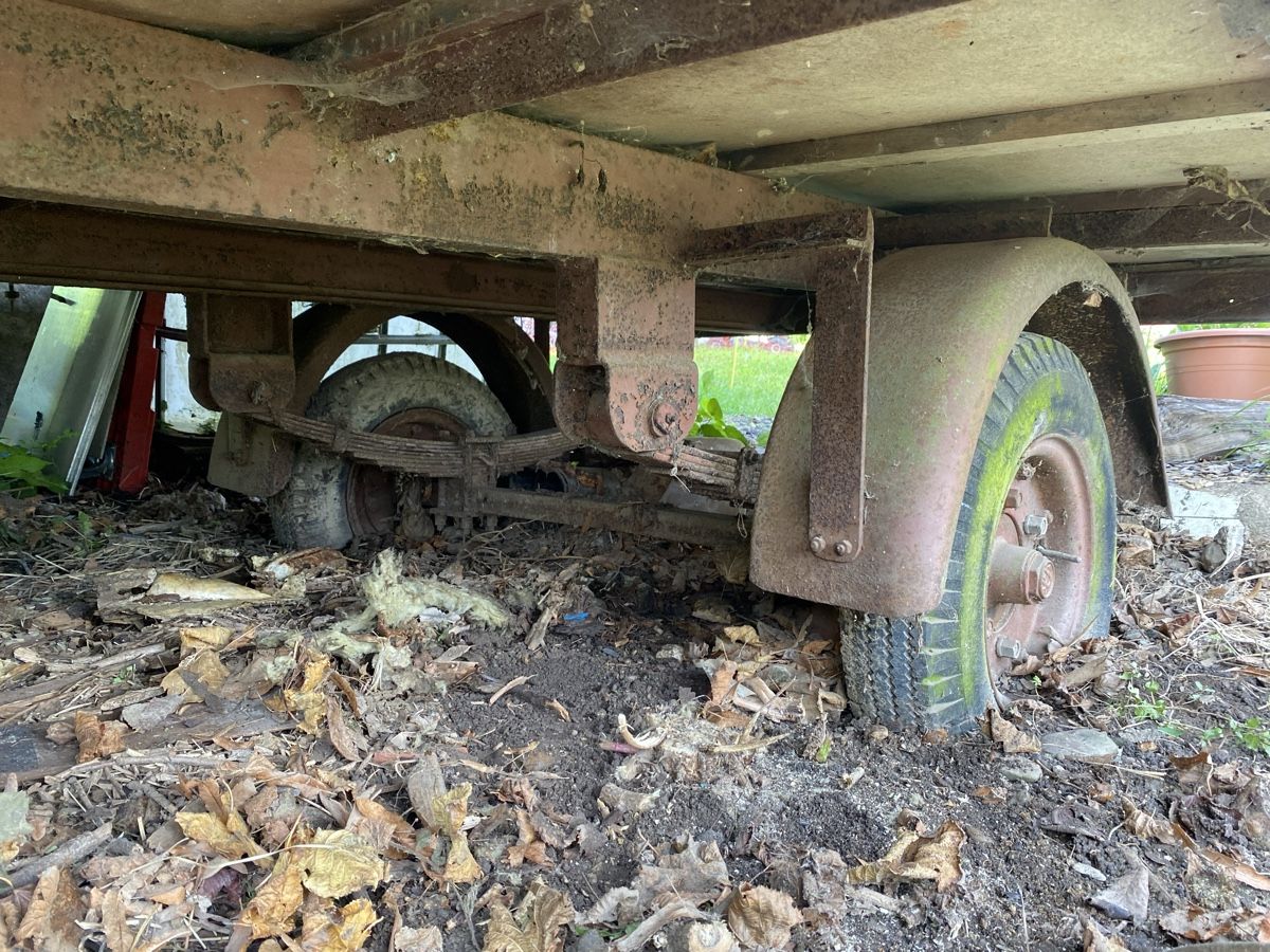 Anhänger: Bauwagen mit Holzaufbau – Defekt aus Dussnang von  4