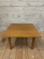 Schicker Quadratischer Holztisch