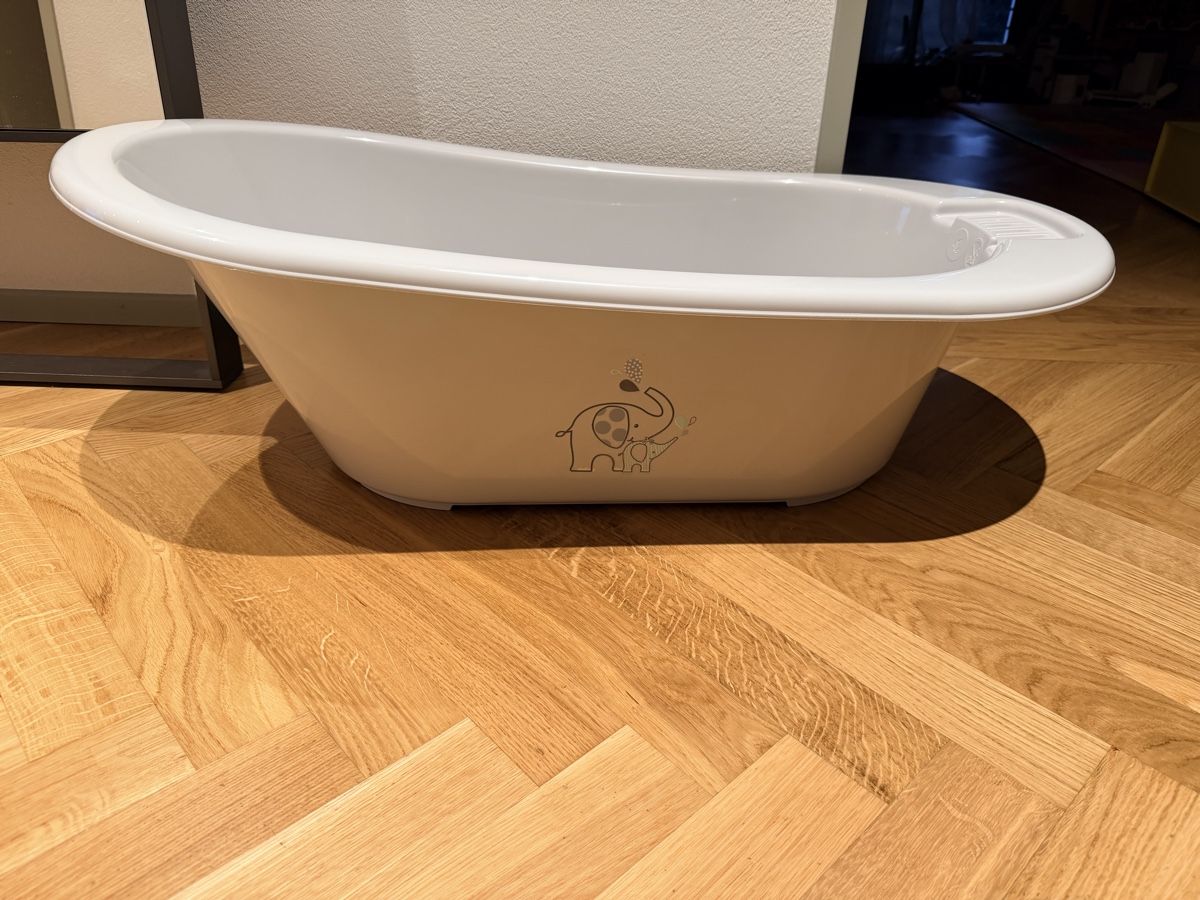 Badespass: Baby Badewanne – Neu (gemäss Beschreibung) aus Meilen von ana_nln9