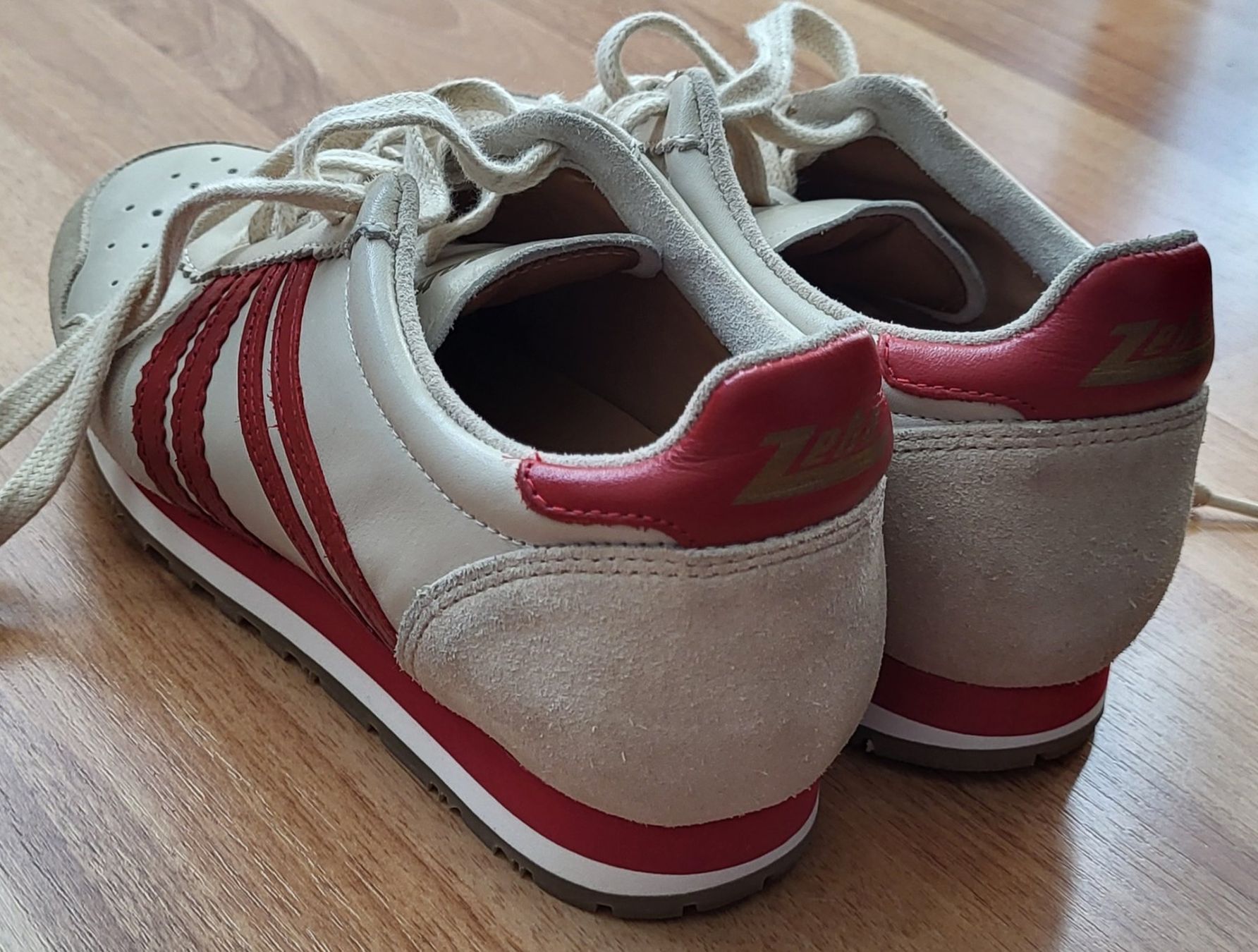 Scarpe da donna: Leder-Sneaker 'ZEHA Berlin' creme/rot Gr. 36 – Usato da Amriswil venduto da fri_2nm6 2