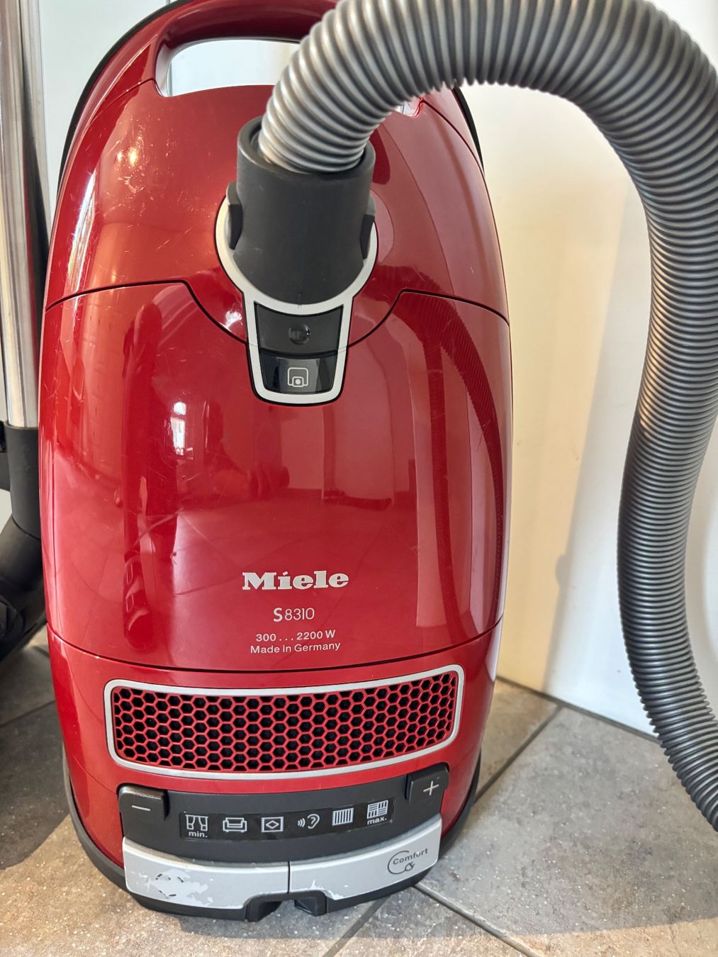 Miele Staubsauger & Zubehör: Miele Staubsauger - läuft tadellos! – Gebraucht aus Dietikon von Matheis12 1