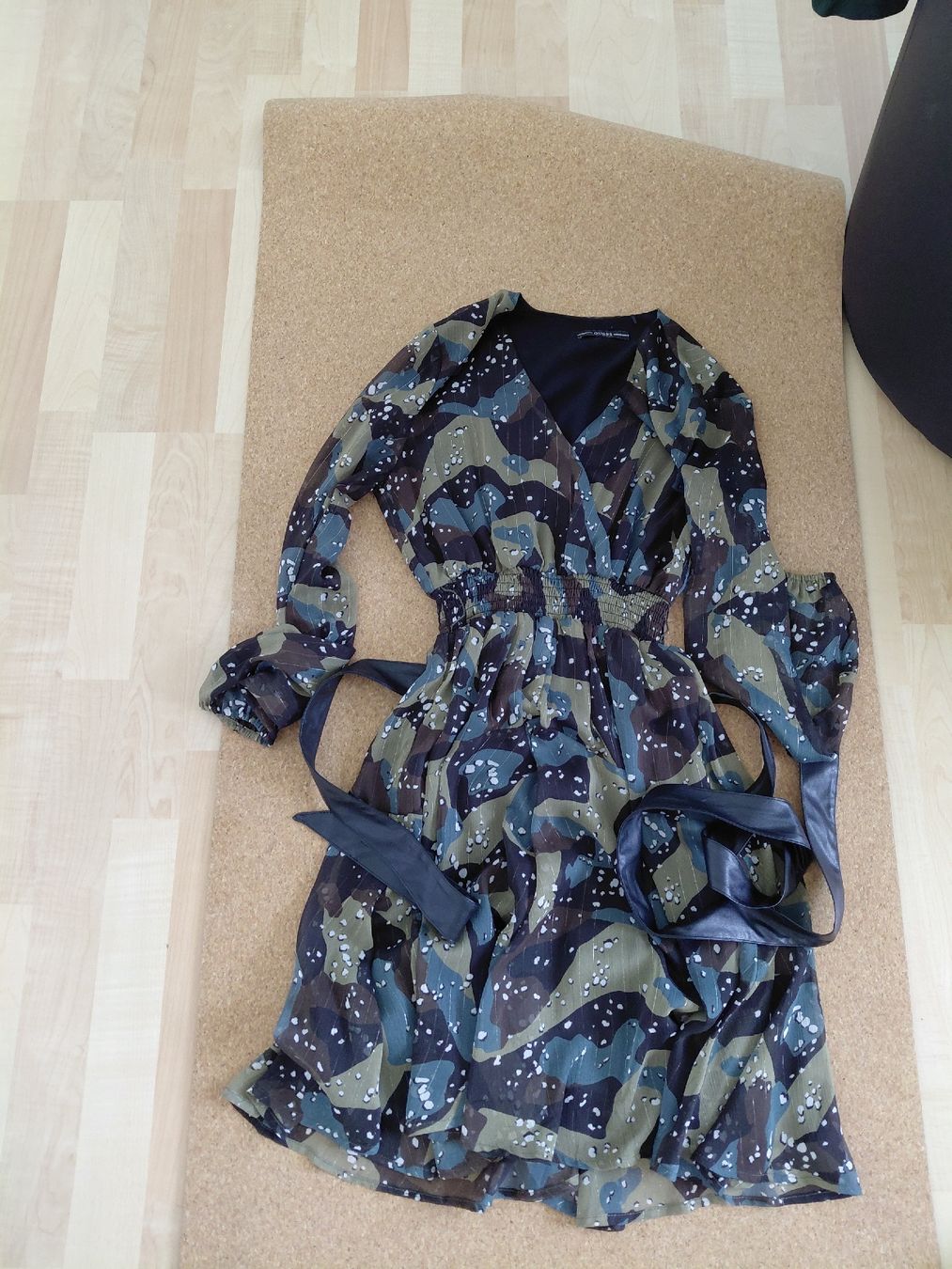 Guess Kleider: Kleid Guess – Gebraucht aus Adligenswil von milena1987 1
