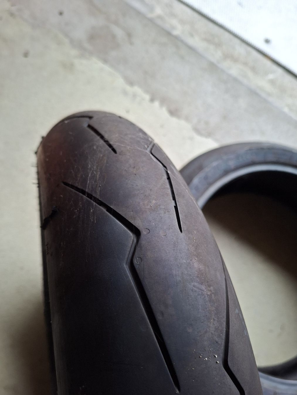 Pneus & Kompletträder: Pneu Pirelli diablo Rosso  – Gebraucht aus Zürich von val_x2zn 2