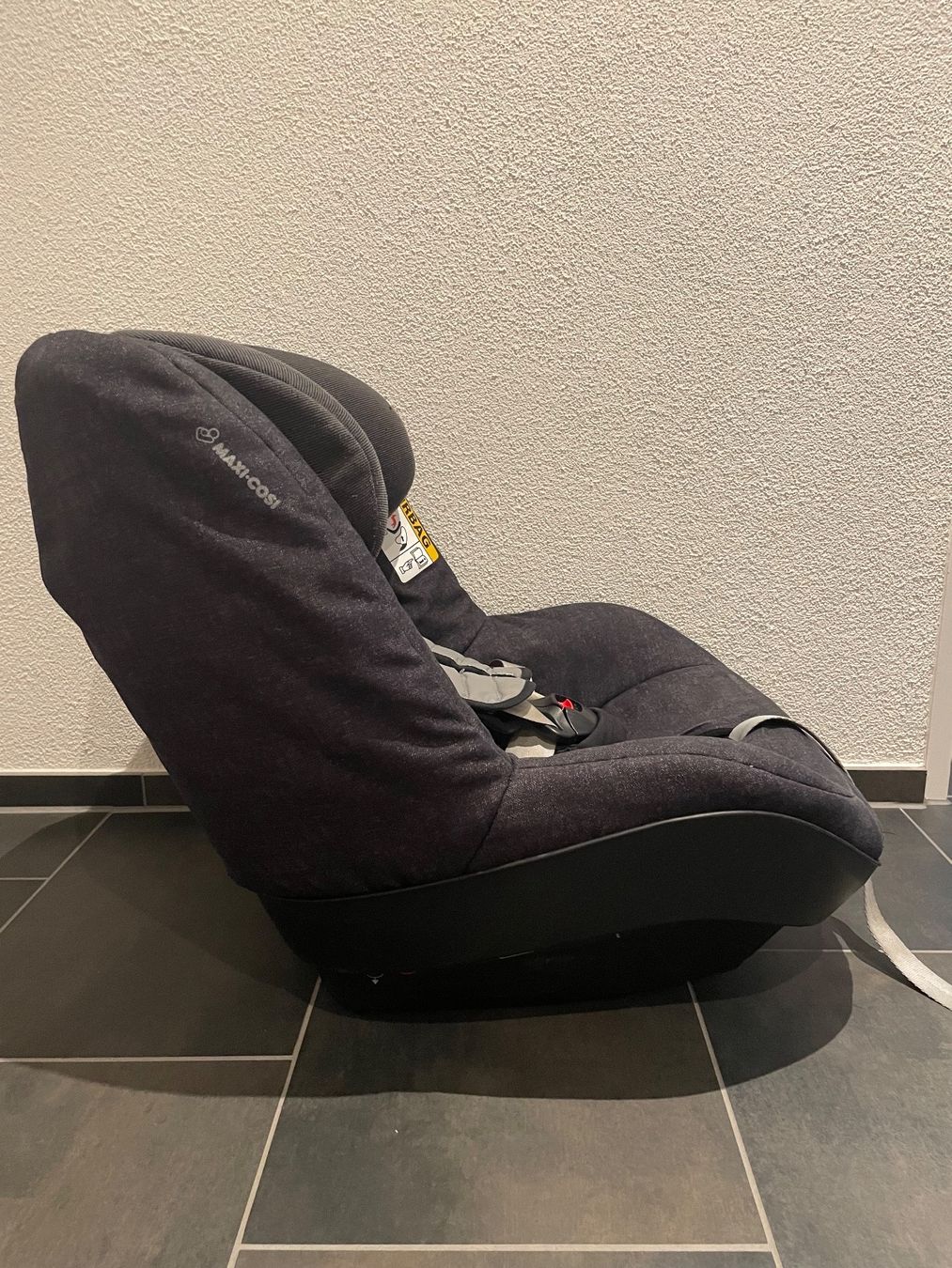Maxi-Cosi Seggiolini per auto: KinderAutositz mit Isofixstation Maxi cosi – Usato da Buchberg venduto da carla.tanner 2
