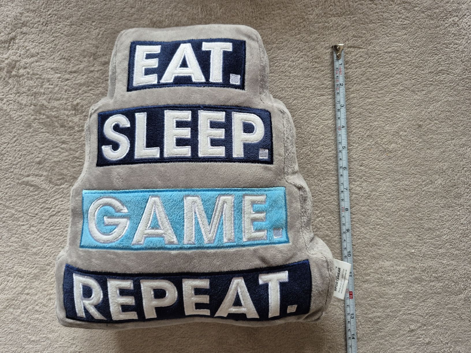 Cuscini: Gamescom Eat Sleep Game Repeat Kissen / Pillow – Usato da Seuzach venduto da Xauberai 1