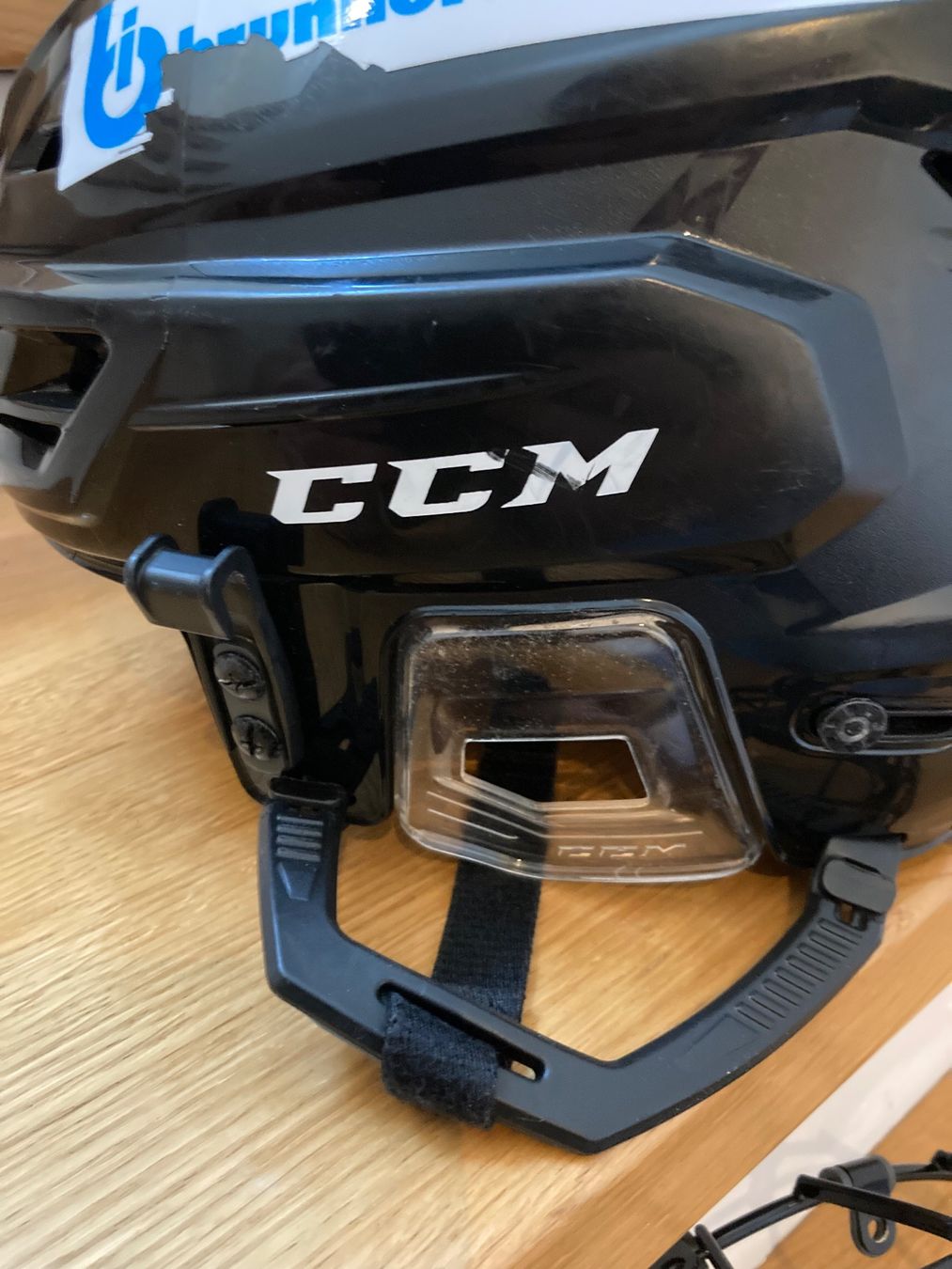 Ccm Helme: CCM Eishockeyhelm – Gebraucht aus Ringgenberg BE von Beatenberg1 1