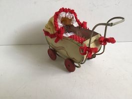 Antikes Blech Puppenwägelchen