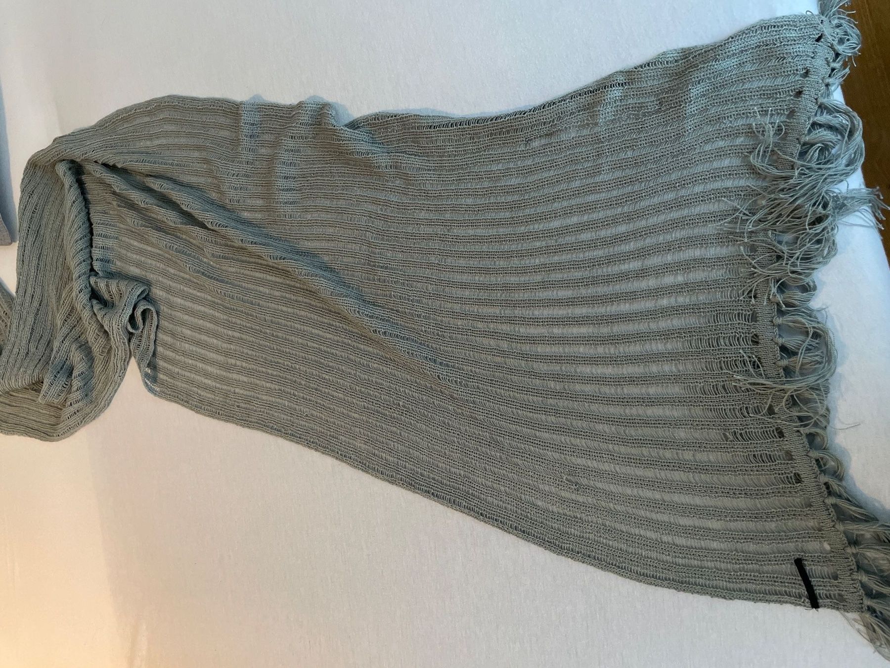 Foulard & Sciarpe: Grauer Strickschal mit Fransen - 45x170cm – Usato da St. Gallen venduto da Gallus8 1
