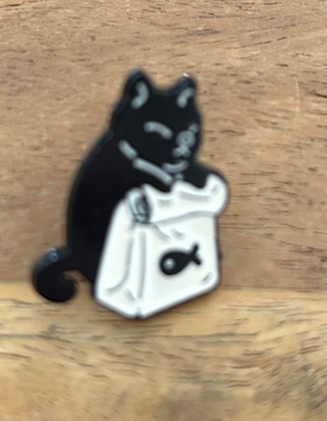Plaquettes & Badges: Pin schwarze Katze – Neuf avec emballage d'origine à Geneve par vane267